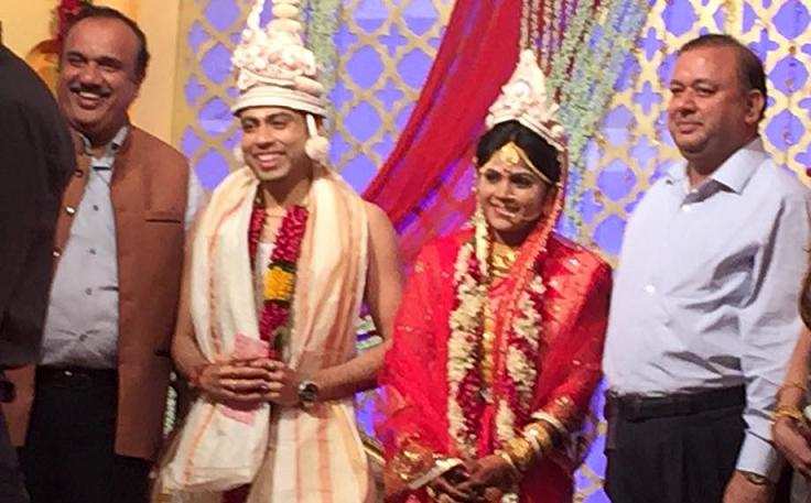 Celebs and celebrations galore at Dev's sister's marriage!
