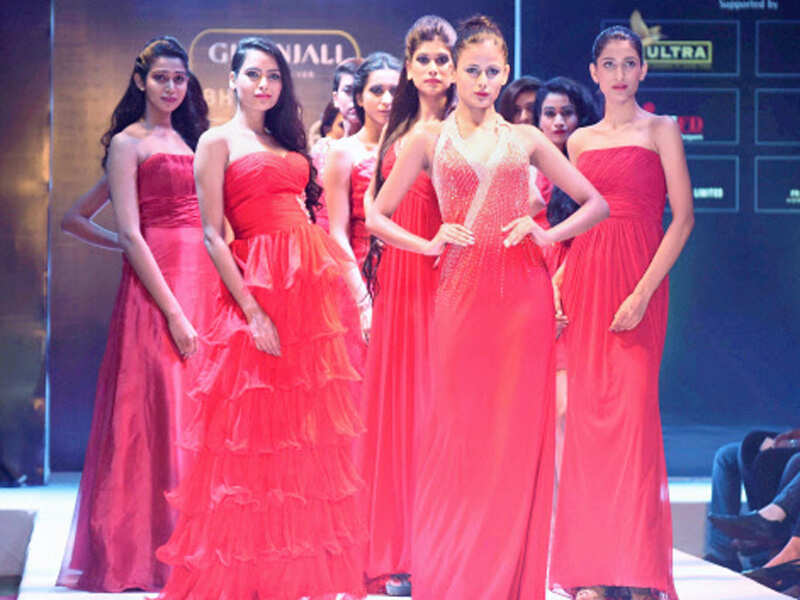 Models walk the ramp during 'Bhopal Style Week'