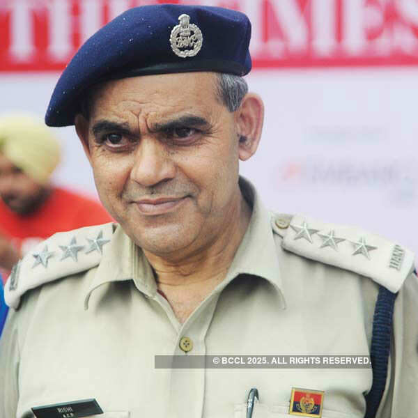 Rishi Rana, ACP, Road Safety Cell attends the Raahgiri Day