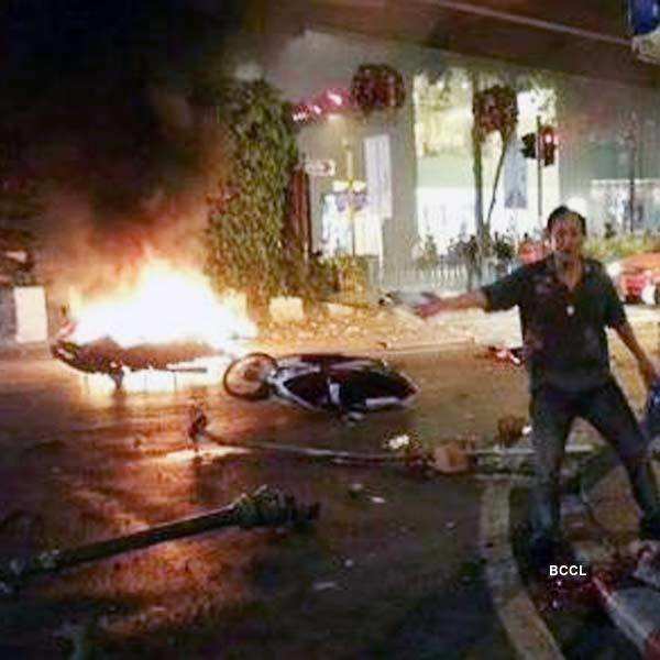 Bomb blast rocks central Bangkok