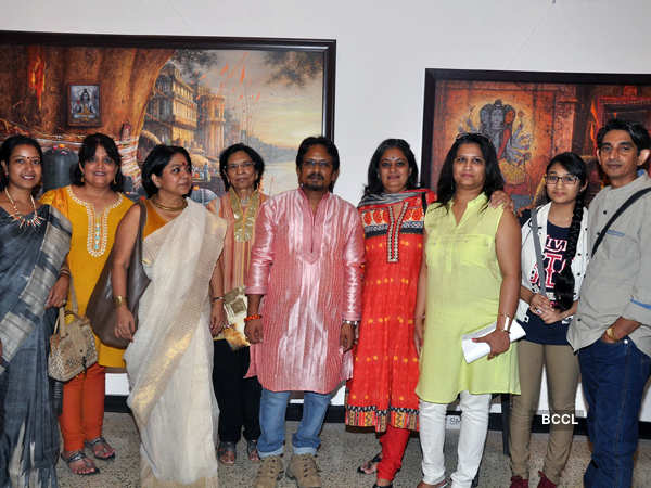 Asha Bhosle inaugurates painting exhibition