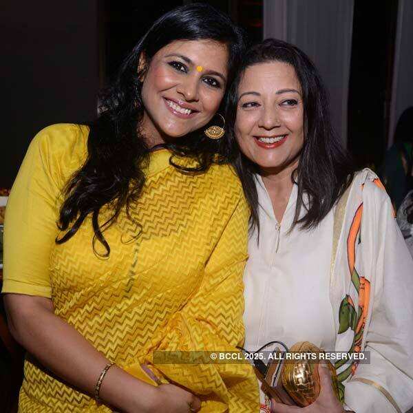 Ruchi Makhani and Neelam Pratap Rudy are all smiles