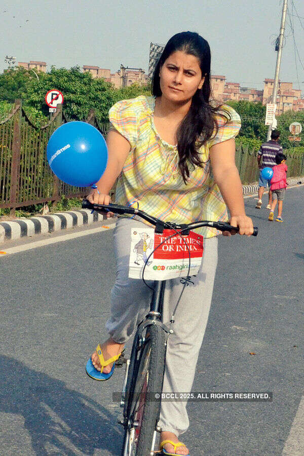 Raahgirs enjoy some early morning cycling during Raahgiri Day