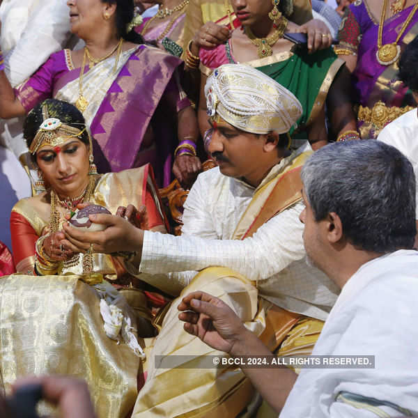 Nirupama and Dileep tie the knot