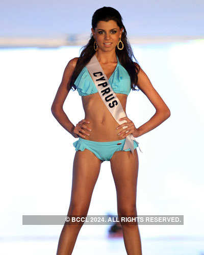 Ms Univ '09: Swimsuit Round