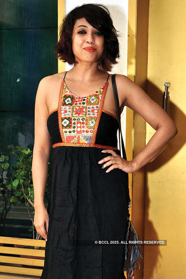 Rii during a musical night