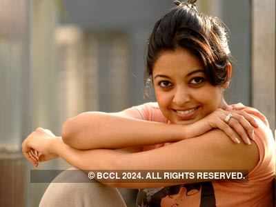 Tanushree Dutta's Portfolio Pics