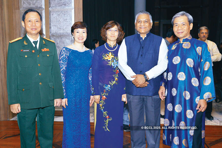 Gen (retd) VK Singh (L) with Ton Sinh Thanh and others