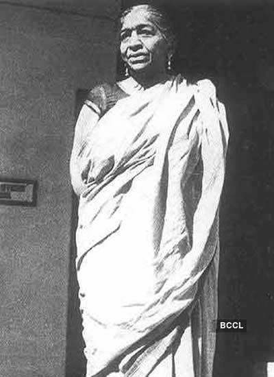 known-as-the-nightingale-of-india-sarojini-naidu-was-a-great-poet