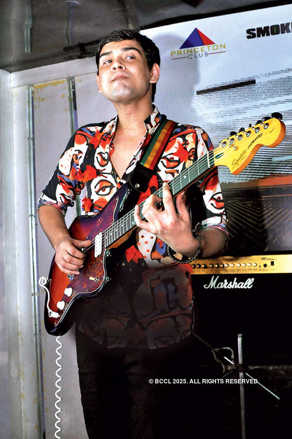 Ronodeep Bose during the live performance