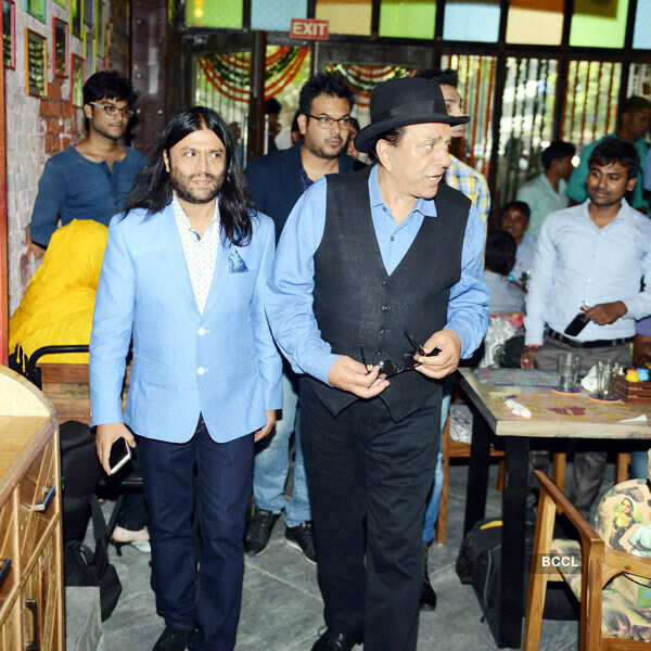 ​Dharmendra arrives to inaugurate