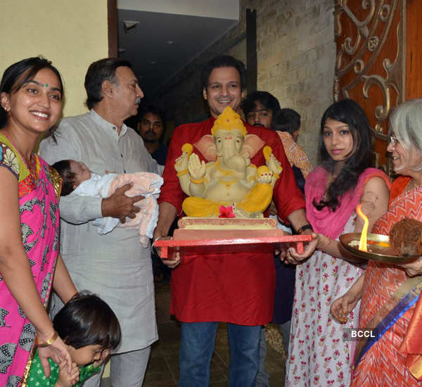 Celebs at Ganpati Visarjan