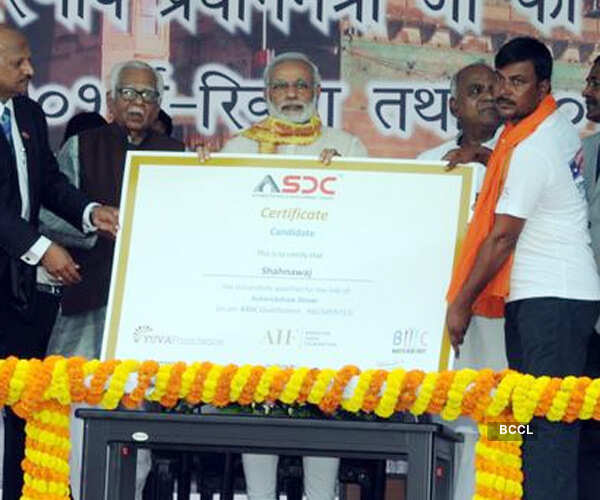 Continuing attack on Congress Modi