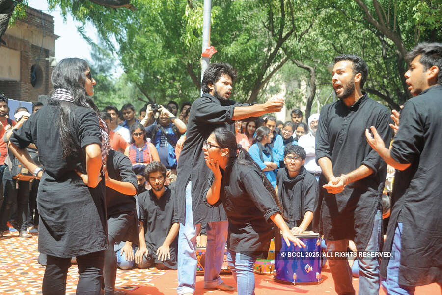 Students from Sri Guru Tegh Bahadur Khalsa College&rsquo;s dramatics society,
