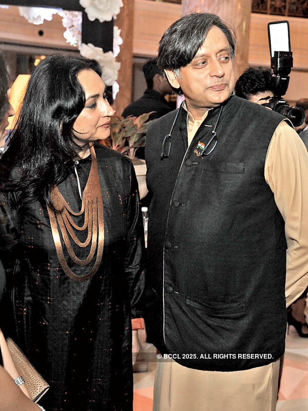 Shashi Tharoor (R) during an event