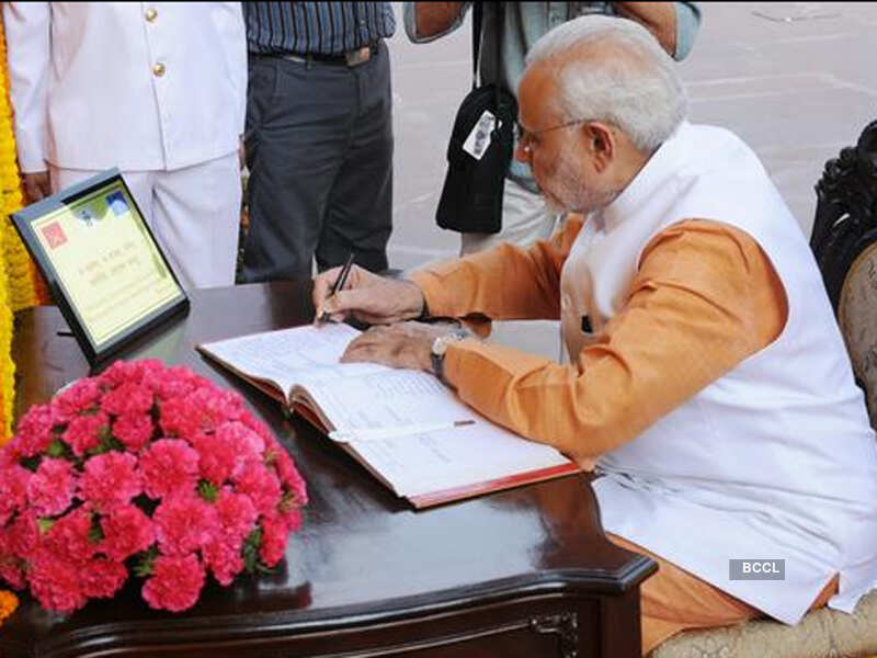 Prime Minister Narendra Modi pays his tributes