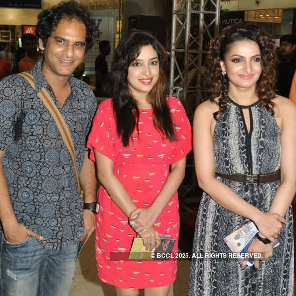Ritwick Chakraborty, Rimjhim Mitra and  Tonushree