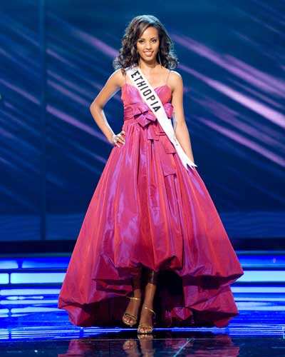 Miss Univ '09: Evening Gowns