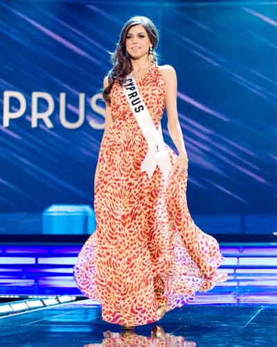 Miss Univ '09: Evening Gowns