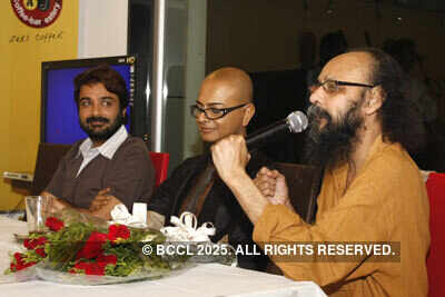 Prosenjit Rituparno Ghosh Jay Goswami At Shob Charitro Kalponik Press Meet Held At Crossword Calcutta Photogallery hot photos