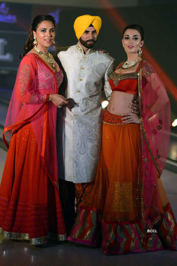Lara Dutta, Akshay Kumar and Amy Jackson walk the ramp