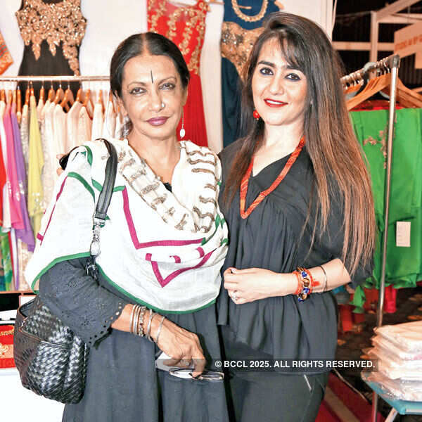 Anjanna Kuthiala and Shalini Chauhan pose together