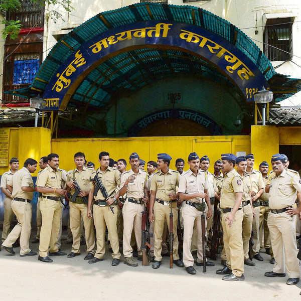 7/11 Mumbai train blasts: 5 get death; 7 sentenced to life