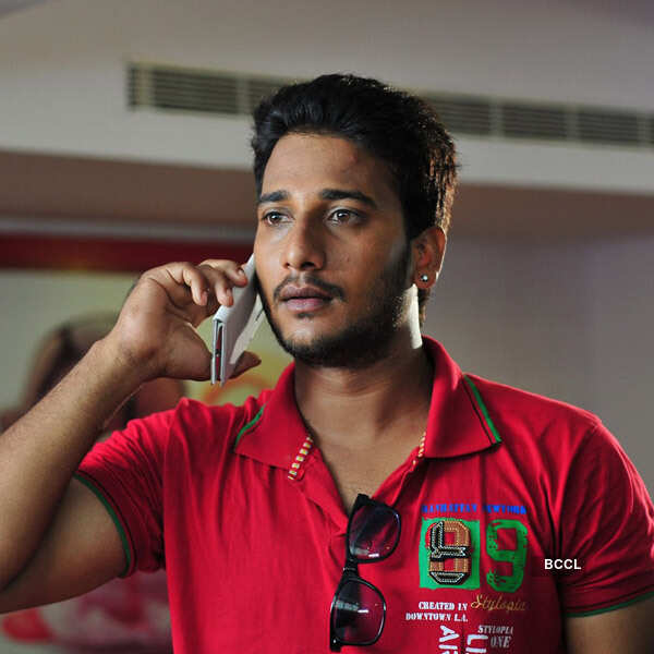 A still from Telugu film Veelaithe Premiddam