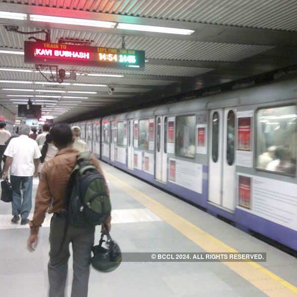 Metro services disrupted in Kolkata