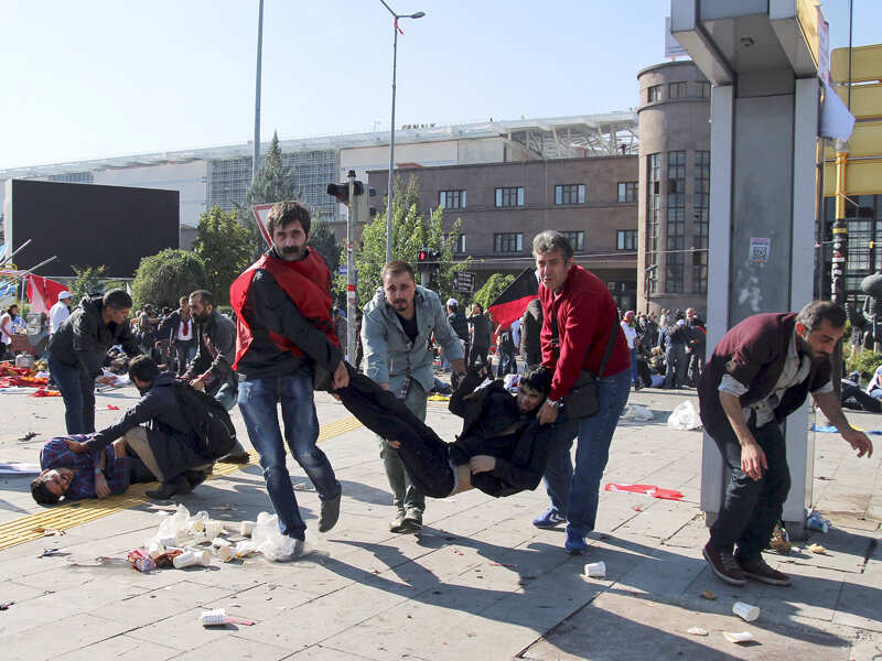 Blasts hit rally in Turkish capital