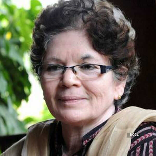 Sarah Joseph returns Sahitya Akademi award