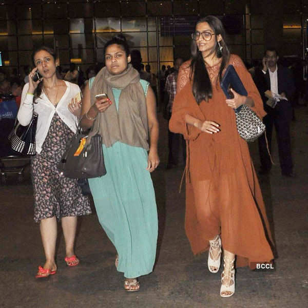 Airport Fashion 101: Deepika Padukone and Ranbir Kapoor serve