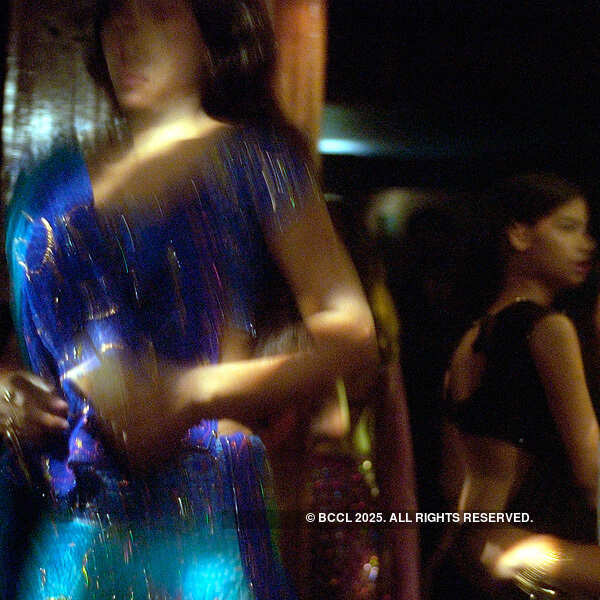 SC allows dance bars to operate in Maharashtra