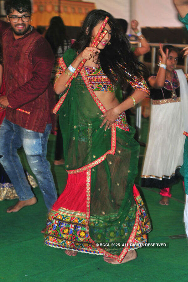 Hyderabadis dance to the dandiya beats