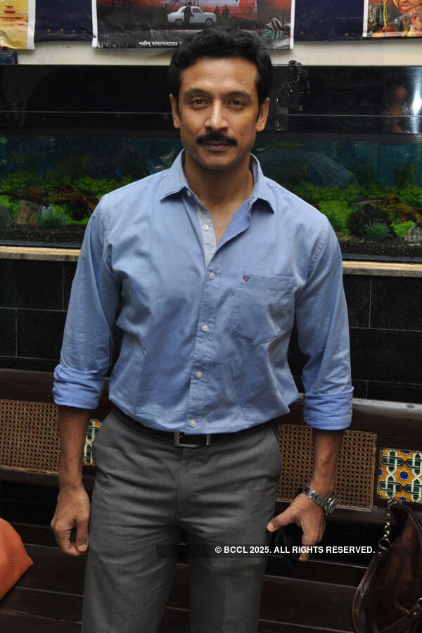 Cross Connection 2: Premiere