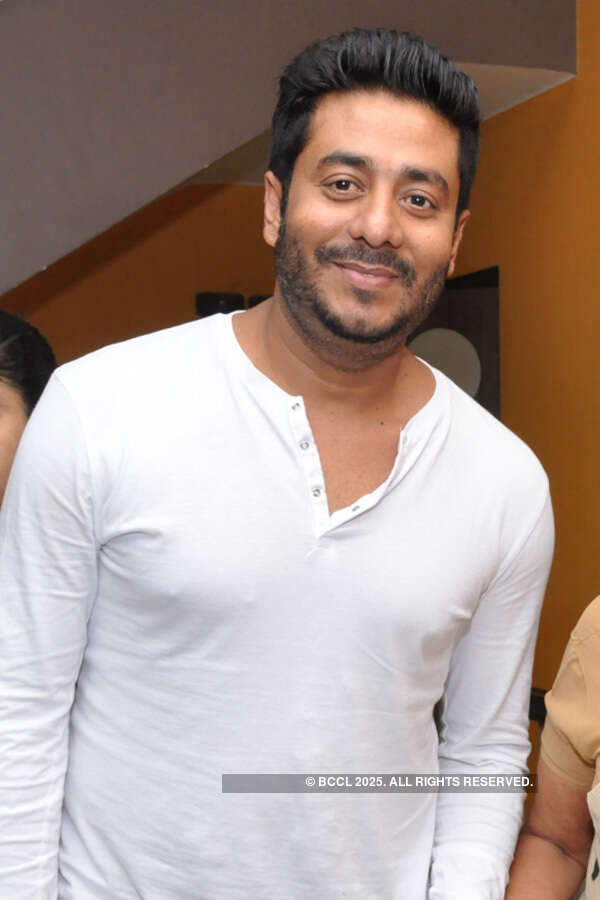 Shudhu Tomari Jonyo: Premiere