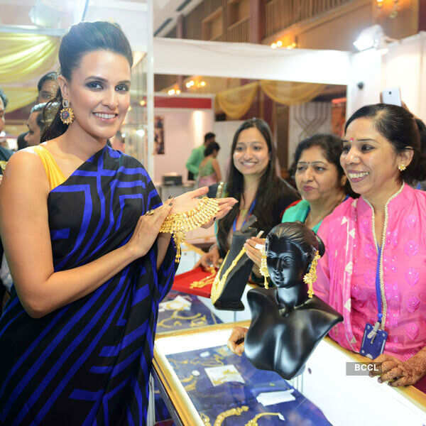 Neha Dhupia inaugurates MMTC Gold fest