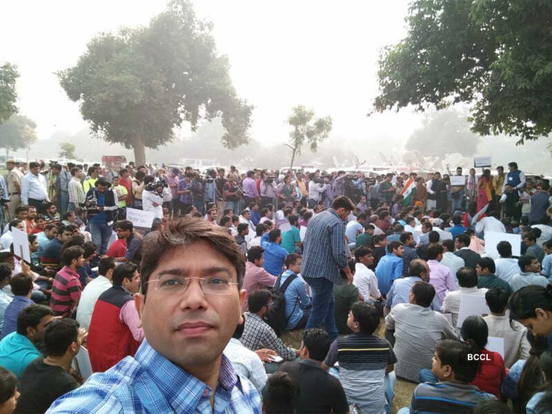 Anupam Kher leads "March For India"