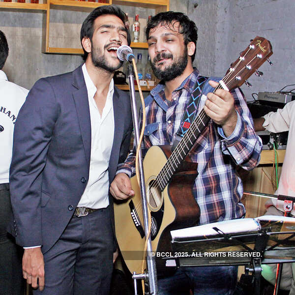 Three Tun Restro Bar: Launch Party