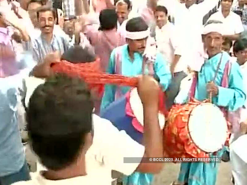 Bihar: Grand Alliance takes lead over BJP