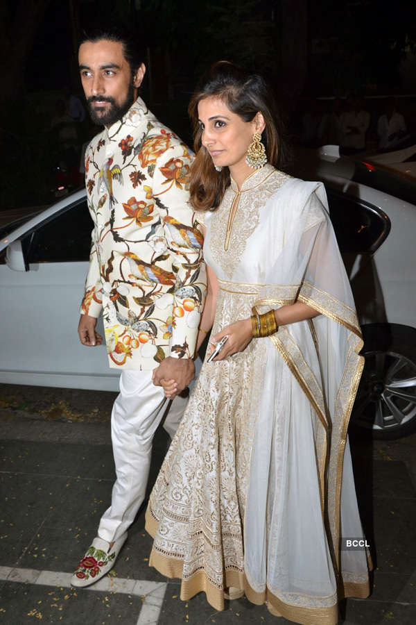 Celebs @ Big B’s Diwali party