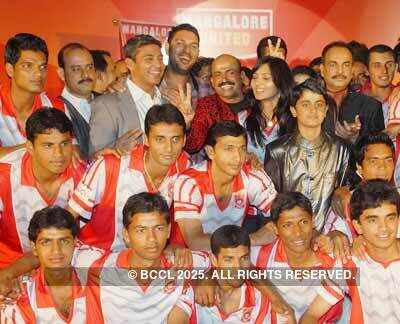 Yuvraj Singh, Ajay Jadeja, B.A Mohiuddin Bava