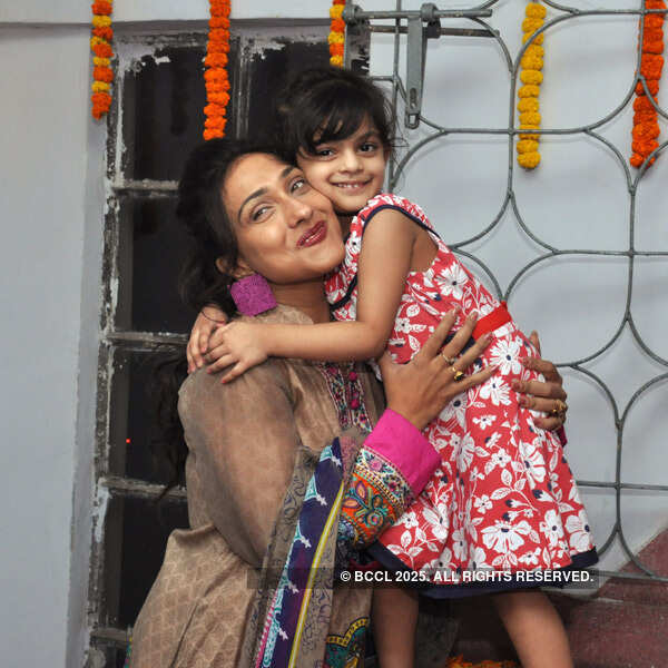 Monami Ghosh hosts Lakshmi Puja