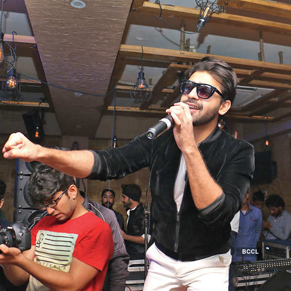 Farhan performs at Old World Charm