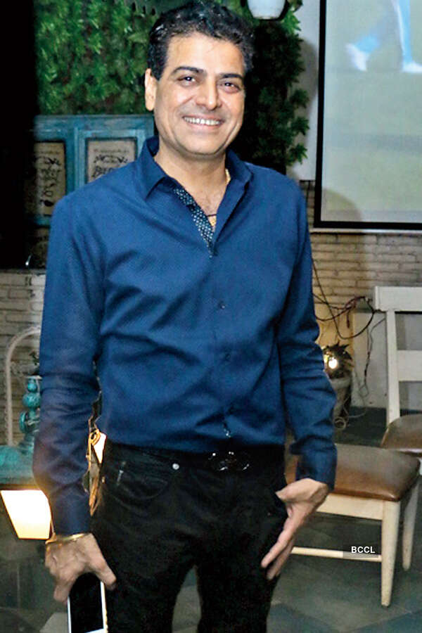 Farhan performs at Old World Charm