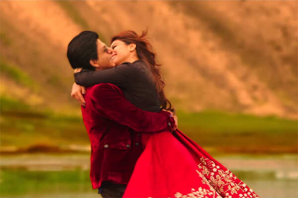 Shah Rukh Khan invites couples for the 'Gerua' song launch