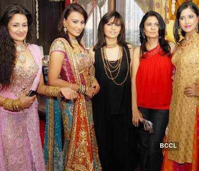 Neeta Lulla, Divya Gurwara, Yuvika Chaudhary, Shabnam Sultana. Alisha Pekha Pics