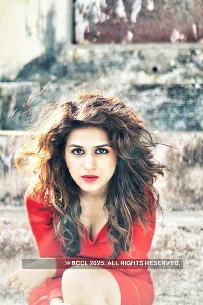 Shraddha Das's Portfolio Pics