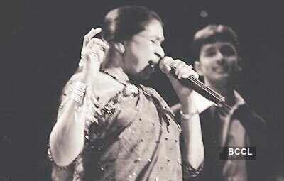 Asha Bhonsle pics