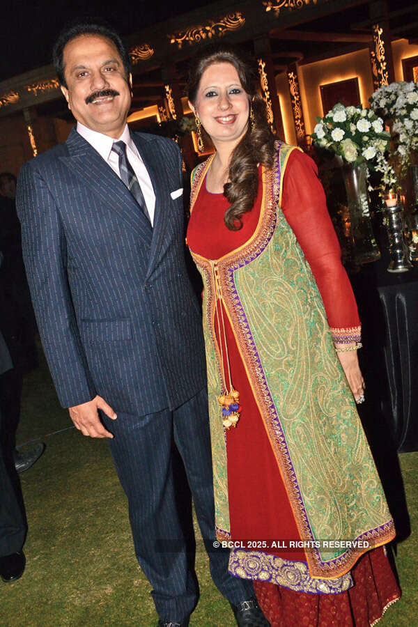 Sahil, Supriya&rsquo;s 10th anniv. party